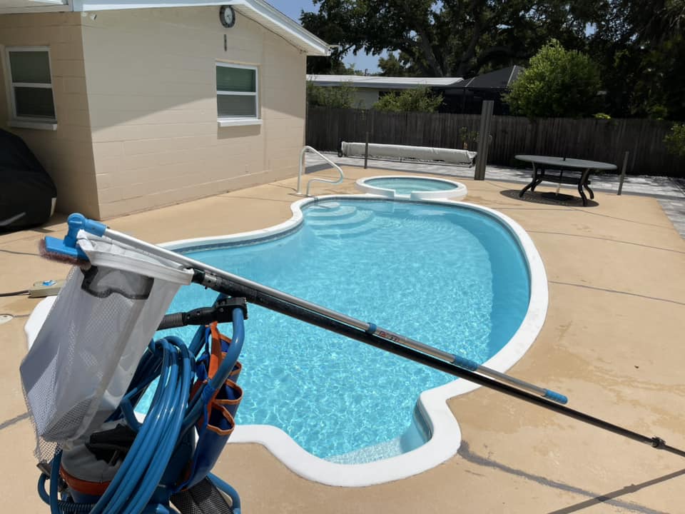 sunny-day-pools-vacuum-service